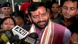 हरियाणा में गणतंत्र दिवस सर्कुलर पर कानूनी विवाद:’ध्वजारोहण’ और ‘राष्ट्रीय ध्वज फहराने’ के अंतर पर उलझी सरकार; CM-गवर्नर को शिकायत