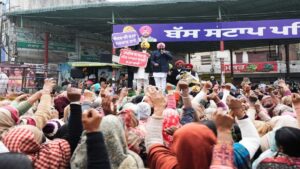 महिलाओं समेत सैकड़ों मनरेगा मजदूरों ने प्रदर्शन में लिया हिस्सा, मजदूर विरोधी BJP सरकार के खिलाफ की नारेबाजी