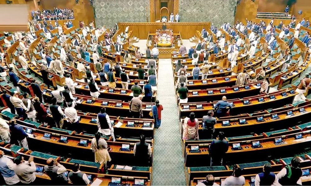 पार्लियामेंट सेशन में इकोनॉमिक पॉलिसी पर हुई गरमागरम बहस 