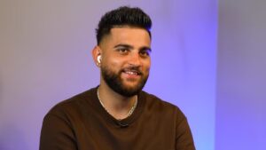 पंजाबी सिंगर Karan Aujla को बेंगलुरु शो से पहले नोटिस:छह गाने स्टेज पर नहीं गा पाएंगे, चंडीगढ़ के प्रोफेसर की शिकायत पर कार्रवाई