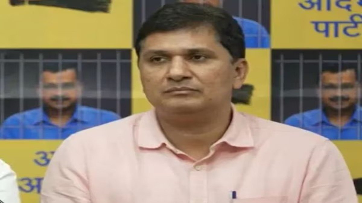 राघव चड्ढा बताएं, जनहित के मुद्दों पर मोदी सरकार के खिलाफ बोलने से क्यों डर रहे हैं? AAP का सवाल