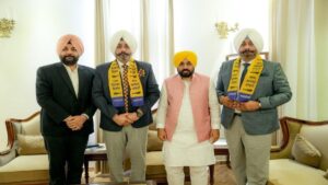 जस्सा पट्टी के बाद घुम्मण ब्रदर्स भी AAP में शामिल, CM Bhagwant Mann ने किया स्वागत