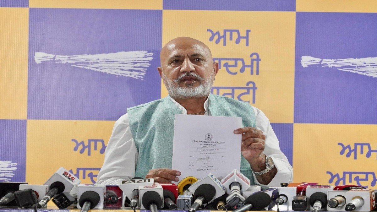 बेअदबी विरोधी कानून पर सुखबीर बादल की चुप्पी बुनियादी सवाल खड़े करती है: Baltej Pannu