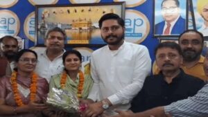 अश्वनी शर्मा के गृह क्षेत्र में भाजपा को झटका:पठानकोट ब्लॉक समिति पर आम आदमी पार्टी का कब्जा, BJP की गीता ने मारी पलटी