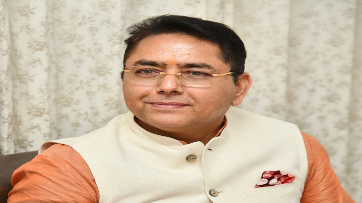 भाजपा की ट्रंप को खुश करने वाली नीतियां भारत को महंगाई की तबाही की ओर धकेल रही हैं; तेल की बढ़ती कीमतों से आम लोग और किसान परेशान पिस रहे हैं: AAP