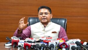 भाजपा ने पश्चिम बंगाल में वोट चुराए, अब तेल की कीमतें बढ़ाकर लोगों को लूट रही है: अमन अरोड़ा