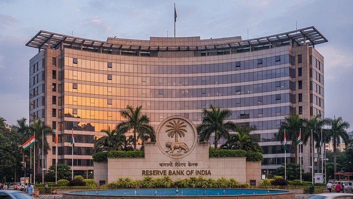 RBI का बड़ा फैसला! रेपो रेट 5.25% पर बरकरार, EMI में नहीं होगा इजाफा