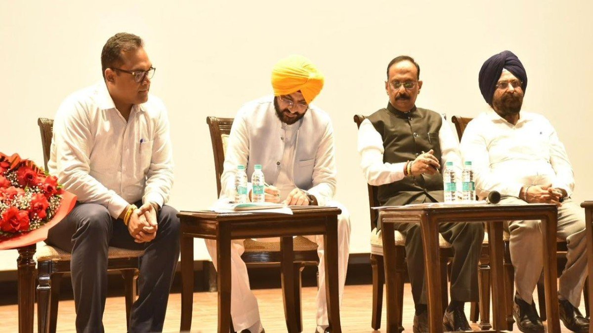सेवानिवृत्त IAS अधिकारी संजय गुप्ता ने पंजाब राज्य विद्युत नियामक आयोग के चेयरमैन के रूप में पदभार संभाला
