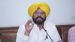 आप विधायक कुलदीप धालीवाल ने कांग्रेस सांसद दीपेंद्र हुड्डा के सज्जन कुमार को रोल मॉडल बताने वाले बयान की कड़ी निंदा की