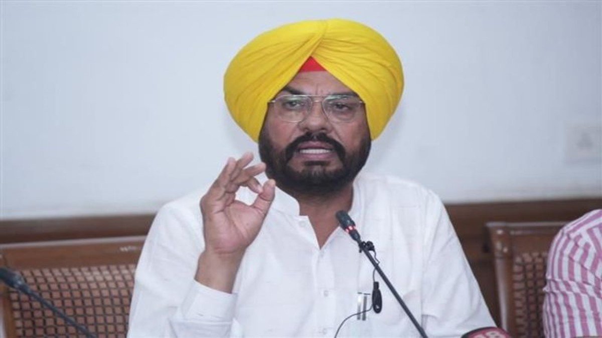 आप विधायक कुलदीप धालीवाल ने कांग्रेस सांसद दीपेंद्र हुड्डा के सज्जन कुमार को रोल मॉडल बताने वाले बयान की कड़ी निंदा की
