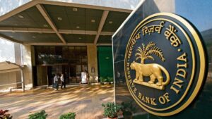 RBI ने लगातार तीसरी बार रेपो रेट 5.25% पर रखा, ब्याज दरों में नहीं किया कोई बदलाव