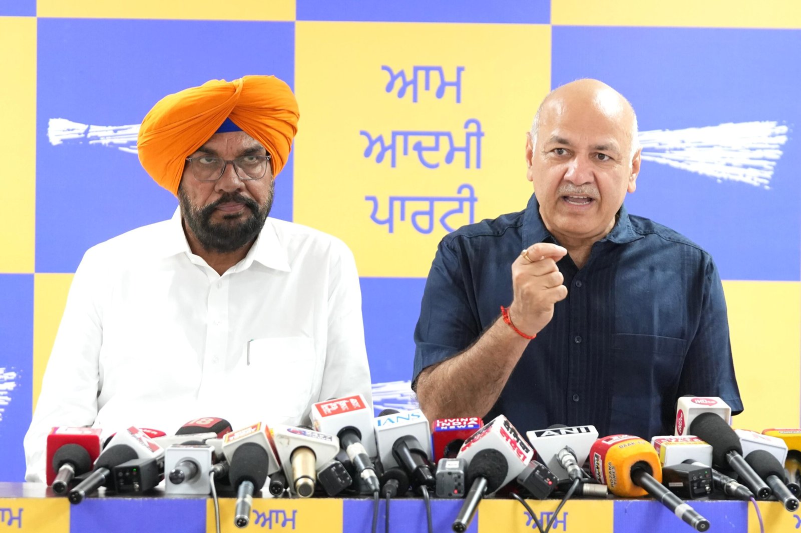मोदी सरकार व्यापारियों, आप वर्करों और पंजाब सरकार के अधिकारियों को परेशान करने के लिए ईडी का इस्तेमाल कर रही है: मनीष सिसोदिया