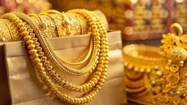 त्योहारों से पहले सोना-चांदी हुई महंगी, आज फिर बढ़ीं कीमतें