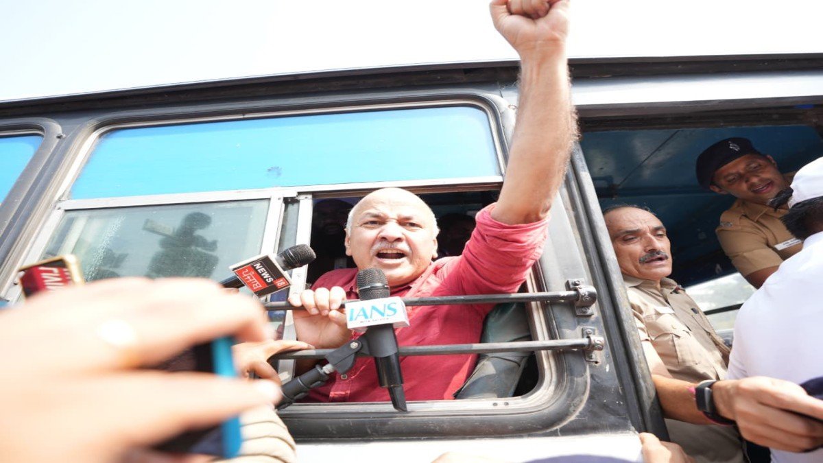 CJP के समर्थन में चंडीगढ़ में युवाओं के प्रदर्शन में शामिल हुई आप, सीईसी ज्ञानेश कुमार के इस्तीफे की मांग